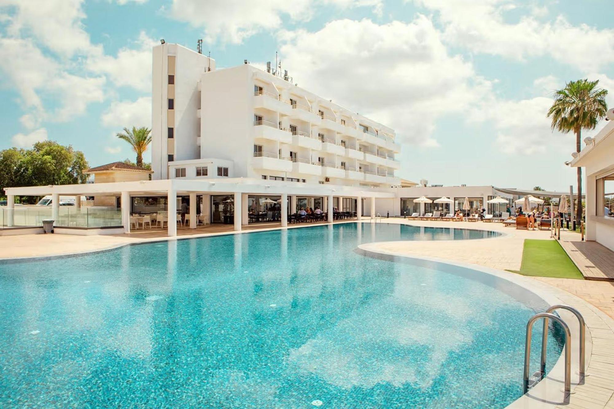 Piere - Anne Ayia Napa